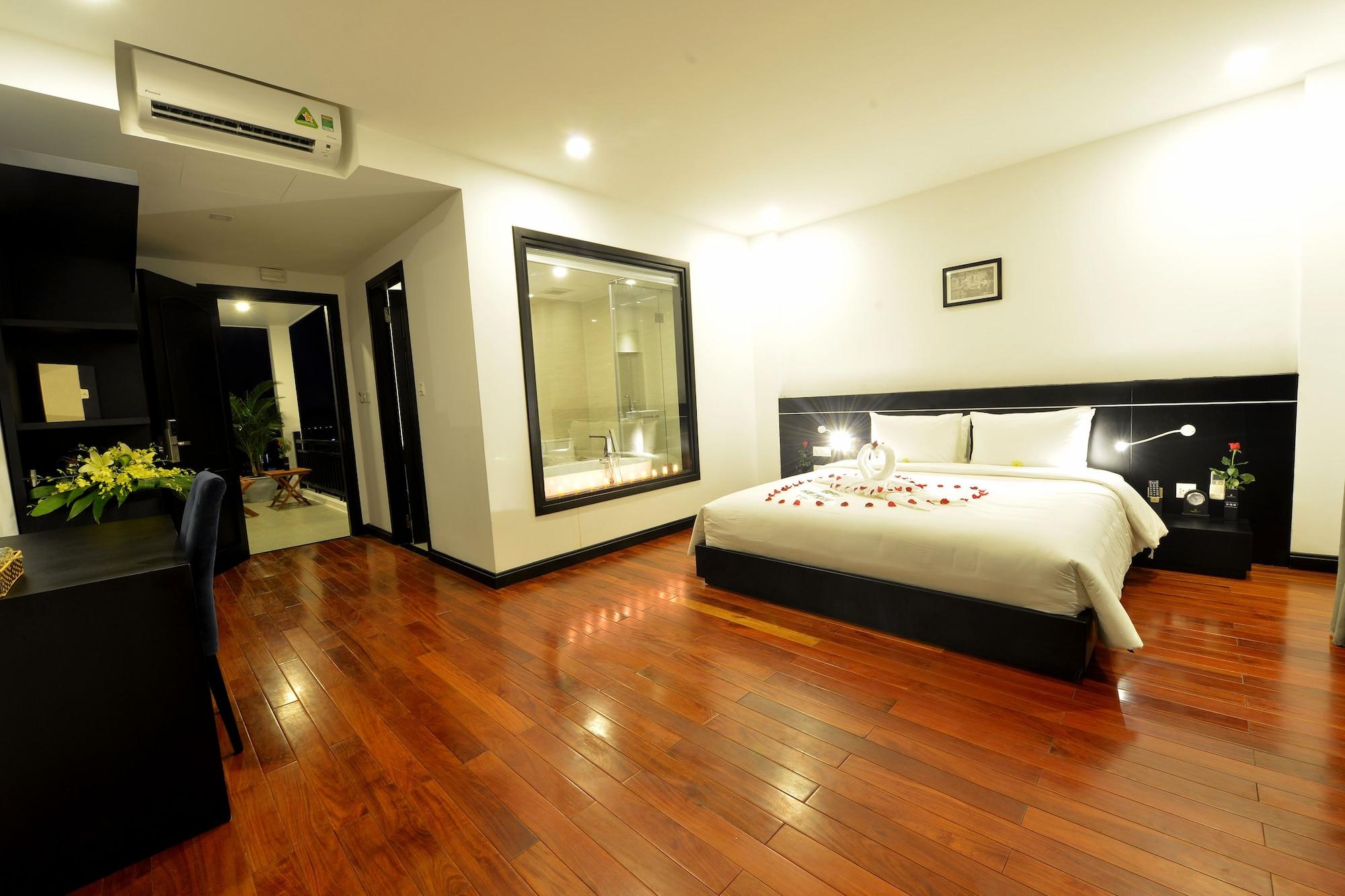 Nostalgia Hotel And Spa Hoi An Dış mekan fotoğraf